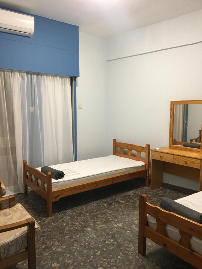 Past Or Trail Hostel Ларнака Екстериор снимка