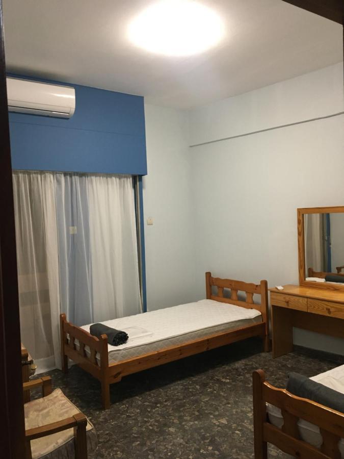 Past Or Trail Hostel Ларнака Екстериор снимка