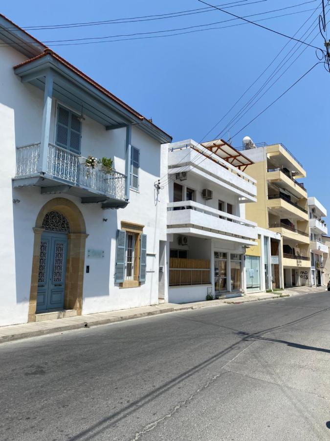 Past Or Trail Hostel Ларнака Екстериор снимка