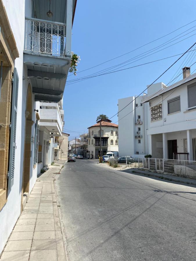 Past Or Trail Hostel Ларнака Екстериор снимка
