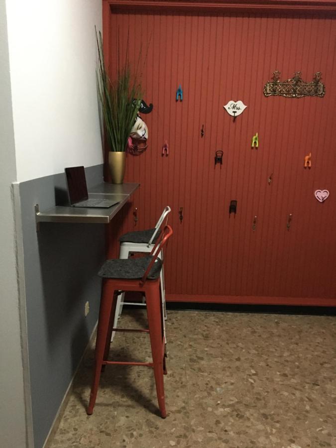 Past Or Trail Hostel Ларнака Екстериор снимка