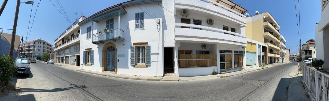 Past Or Trail Hostel Ларнака Екстериор снимка