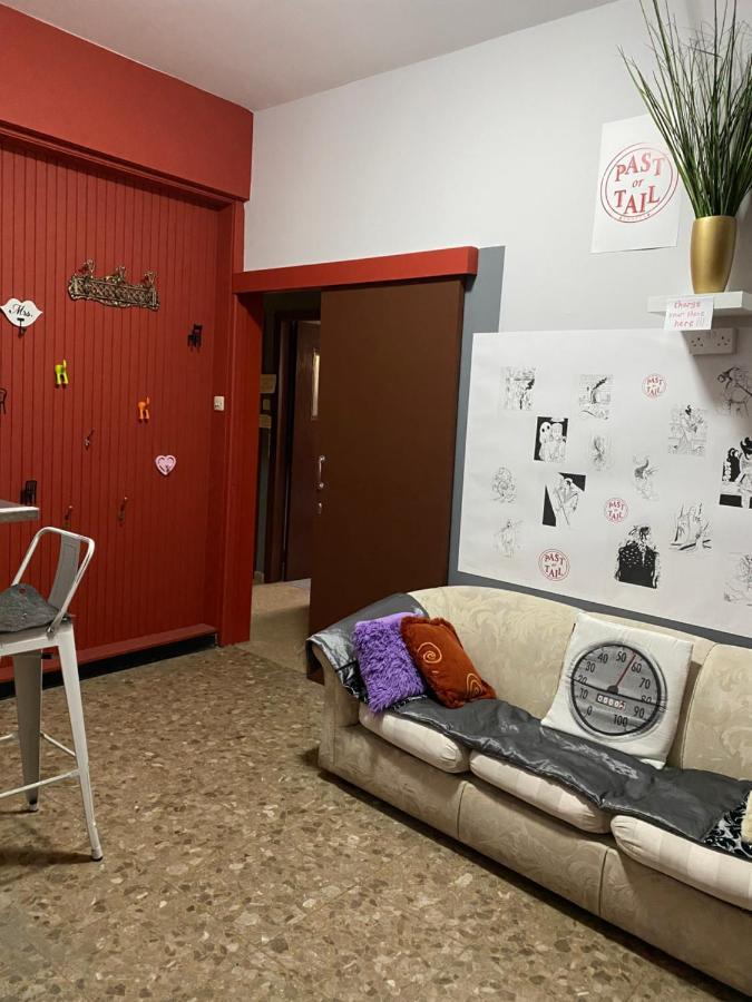 Past Or Trail Hostel Ларнака Екстериор снимка
